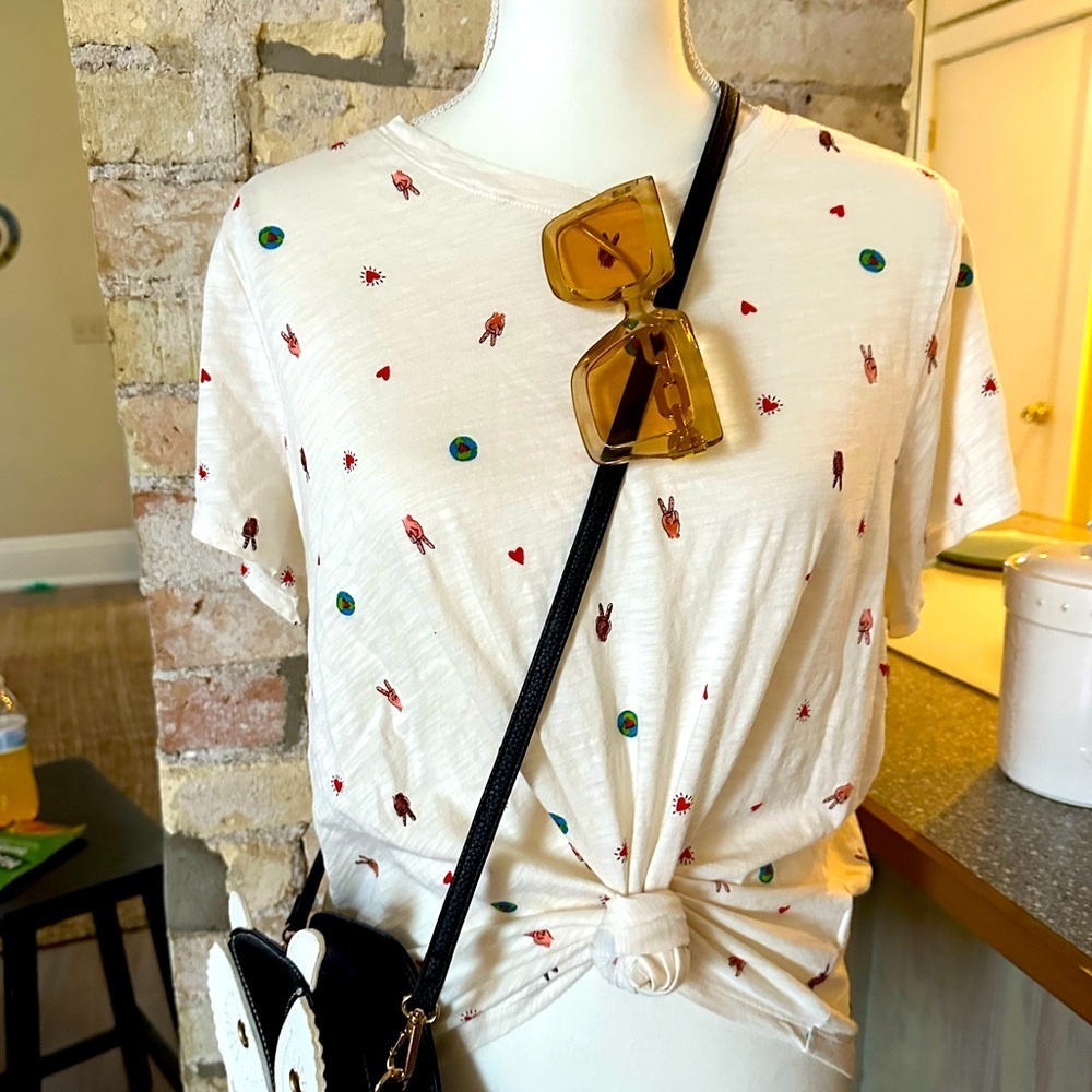 Old Navy “Peace” short sleeved T- Shirt XL